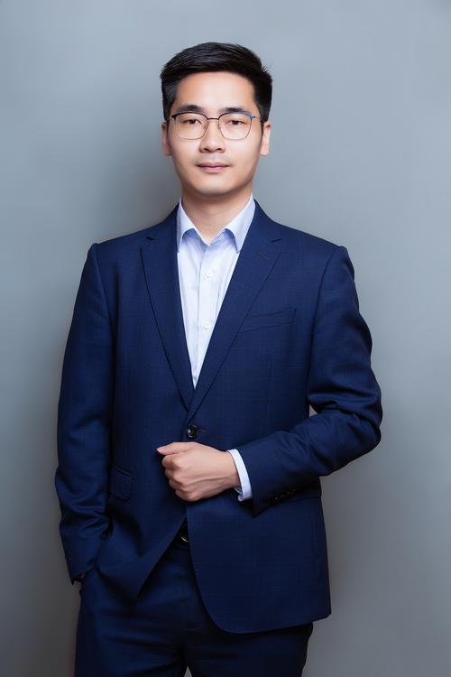严愚贵 创始人 & 执行董事